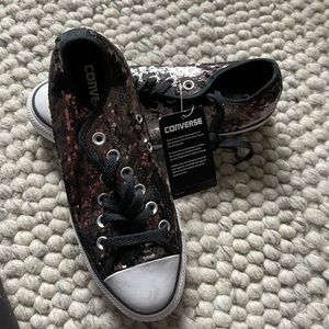 NWT BRAND NEW Black Sequin Converse size 7